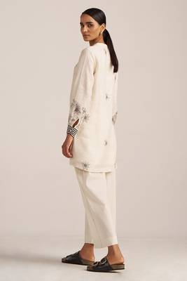 Ivory and black linen co-ord set 5