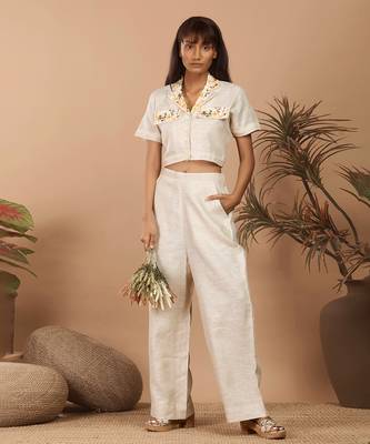 Beige daisy coord set with cute pockets on the top 1