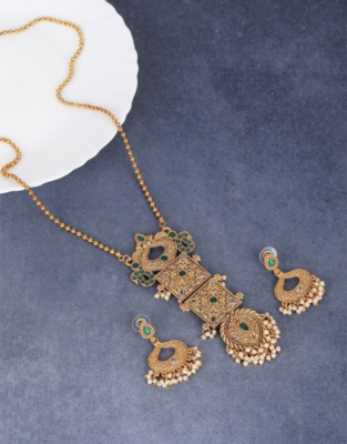 Antique gold-plated temple necklace set with intricate pendant 3