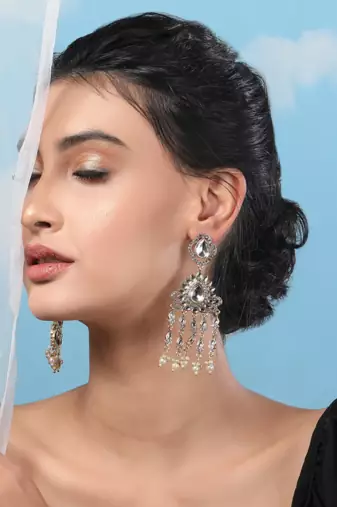 Pear-shaped kundan & pearl drop chandelier earrings