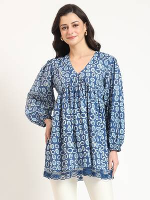 blue cotton v-neck top 1