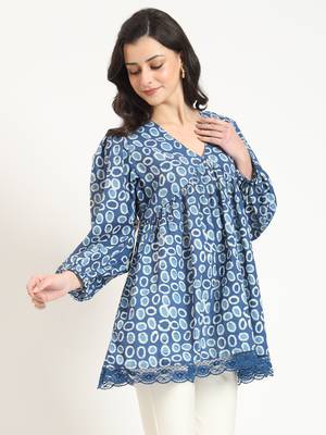 blue cotton v-neck top 3