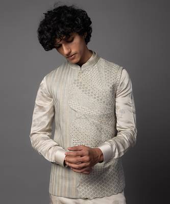 Kasuti cutwork floral grey kurta jacket set 5