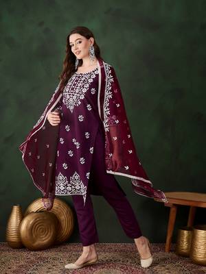 Purple Silk ChikanKari Embroidered Kurta Pant & Dupatta 2