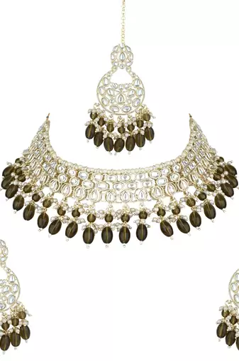 traditional kundan & pearl choker necklace with dangle earrings & maang tikka jewellery set for women