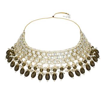 traditional kundan & pearl choker necklace with dangle earrings & maang tikka jewellery set for women 3