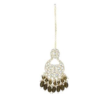traditional kundan & pearl choker necklace with dangle earrings & maang tikka jewellery set for women 5