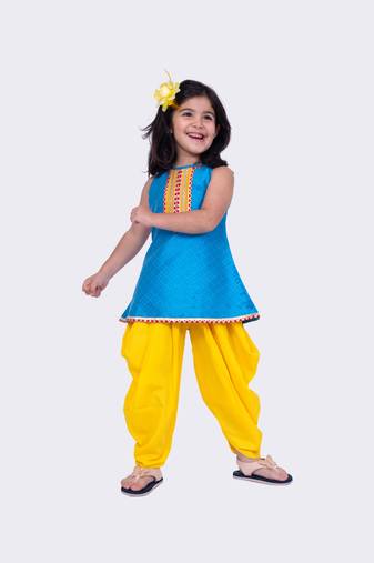 Twisha sky blue & yellow sleeveless aline polyester kurta and dhoti