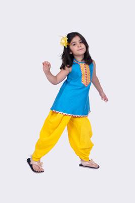 Twisha sky blue & yellow sleeveless aline polyester kurta and dhoti 3