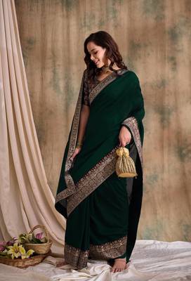 Elegant Green Saree with Unstitched Blouse 2