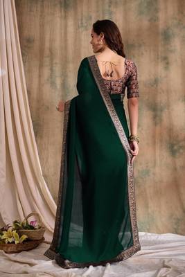 Elegant Green Saree with Unstitched Blouse 5