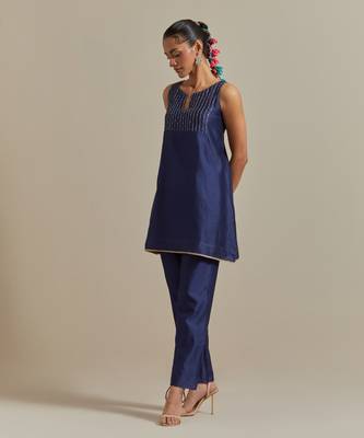 Blue intricately embroidered a-line short kurta set 2