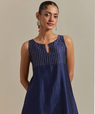 Blue intricately embroidered a-line short kurta set 3