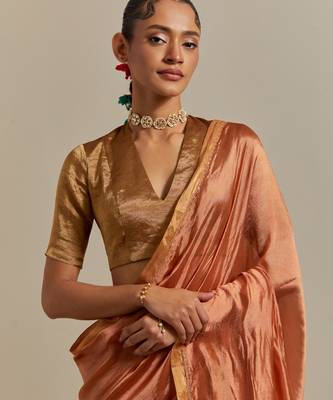Handloom silk saree with gold zari border and embroidery on pallu 3