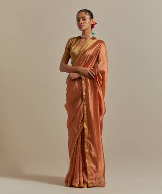 Handloom silk saree with gold zari border and embroidery on pallu 5