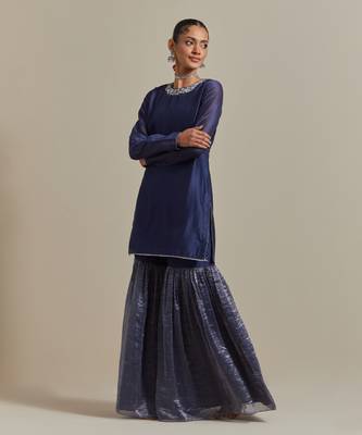 Blue a blue chanderi embroidered jeweled neck kurta set 3