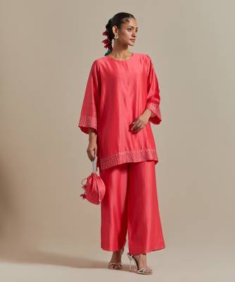 Pink chanderi embroidered short kurta set 1