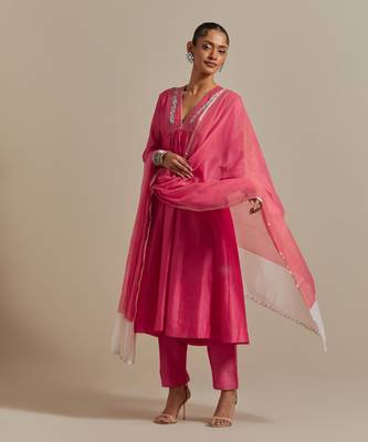 Pink chanderi intricate embroidery kurta dupatta set 1