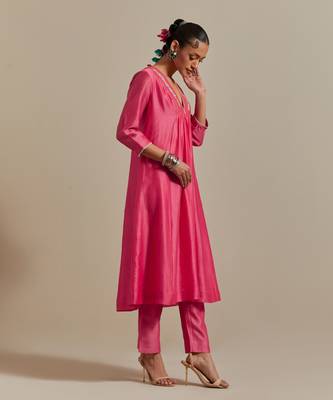 Pink chanderi intricate embroidery kurta dupatta set 5