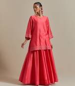 Pink the embroidered short kurta has sequin zari thread work