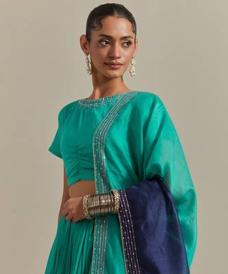 Ethnic Co-Ord Set Consists Of A Cotton Glaze Crop Top 4
