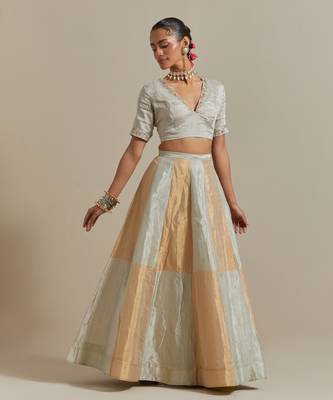 Kalidar Skirt With A Silver And Gold Zari Geometric Pattern All Over. 4