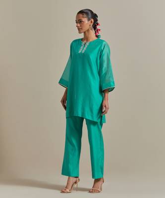 Aqua-blue chanderi handloom embroidered short kurta pant set 2