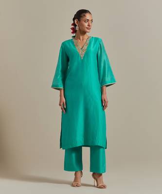 Aqua-blue embroidered handloom chanderi straight kurta set 2