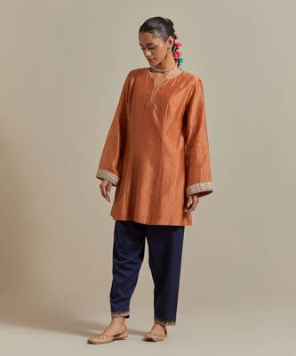 Saffron the saffron brown panelled a line kurta set 5