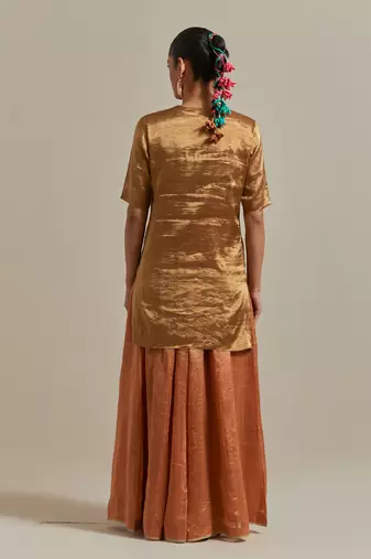 Saffron a timeless gold zari kurta has a v-neck with a loop kurta set