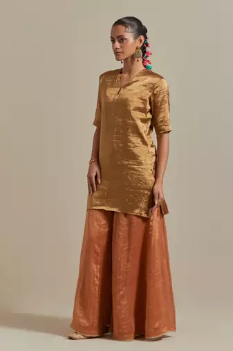 Saffron a timeless gold zari kurta has a v-neck with a loop kurta set