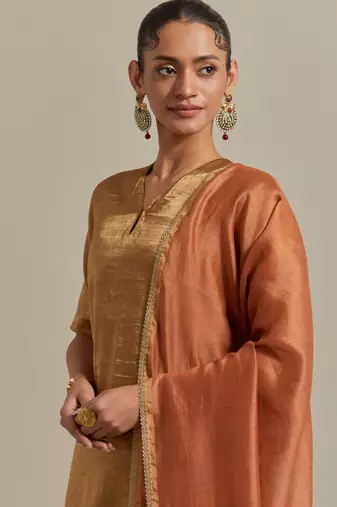 Saffron a timeless gold zari kurta has a v-neck with a loop kurta set