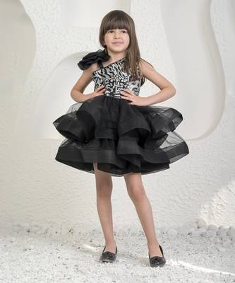 Evelyn black seqins dress 1