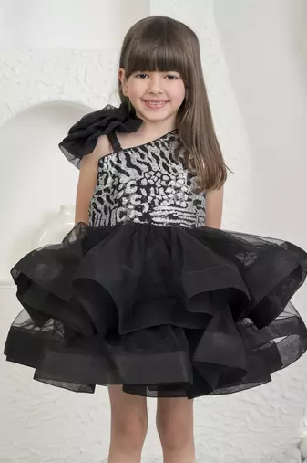 Evelyn black seqins dress