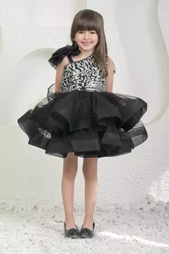 Evelyn black seqins dress
