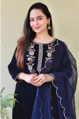 Blue velvet kurti with pant and dupatta for women 3