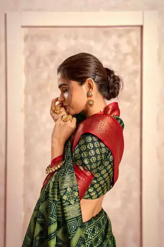 Kimisha mehndi silk blend foil printed saree with unstitched blouse piece
