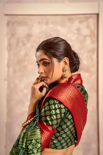 Kimisha mehndi silk blend foil printed saree with unstitched blouse piece