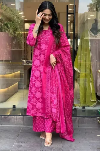 Beautiful cotton flower printed neckline worked pink kurta and pant with cotton malmal dupatta
