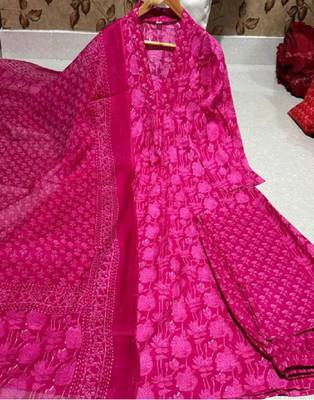 Beautiful cotton flower printed neckline worked pink kurta and pant with cotton malmal dupatta 4