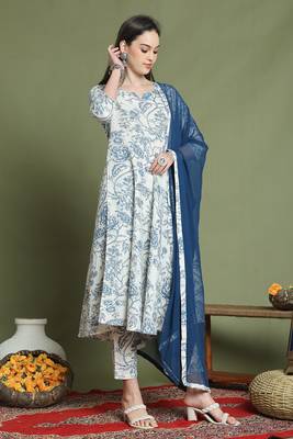 women's cotton floral printed kurta & pant with dupatta 3