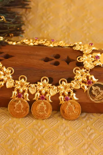 Gold platted kasu stone coin necklace