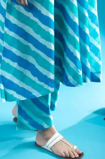 Blue white women beautiful outfit lehriya printed cotton blue kurta with pant
