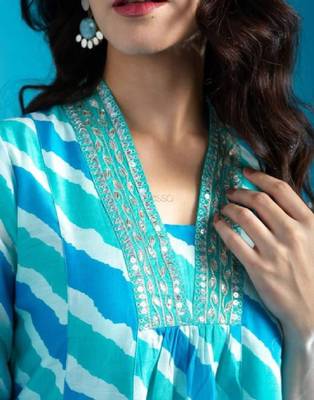 Blue white women beautiful outfit lehriya printed cotton blue kurta with pant 5