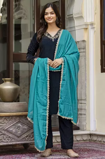Velvet Embroidery Salwar Suit Set Kurta Pant with Dupatta
