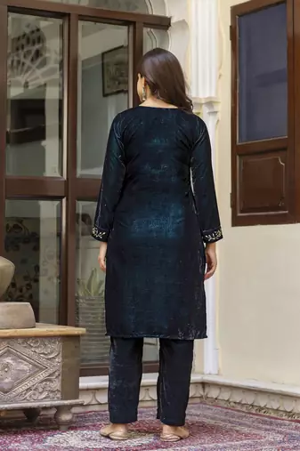 Trendmalls Velvet Embroidery Salwar Suit Set Kurta Pant with Dupatta