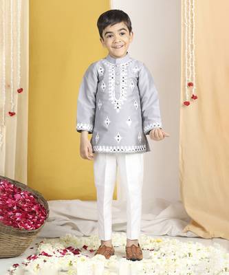 Thread embroidery kurta with pajama 1
