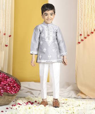 Thread embroidery kurta with pajama 2