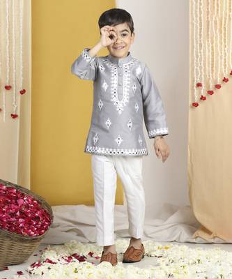 Thread embroidery kurta with pajama 3
