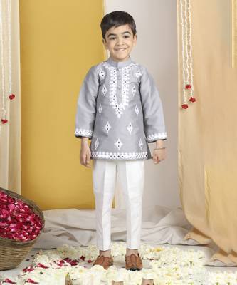 Thread embroidery kurta with pajama 4